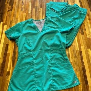 Grey’s Anatomy Women's Green Scrub Set
